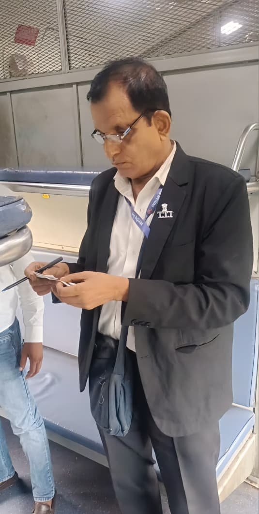 धनबाद मंडल में चलाया गया मेगा टिकट चेकिंग अभियान |