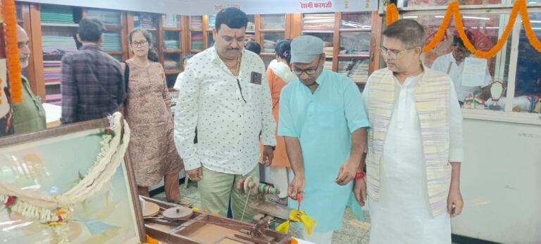 उदय प्रताप सिंह ने गांधी जयंती पर खादी को बढ़ावा देने का दिया संदेश