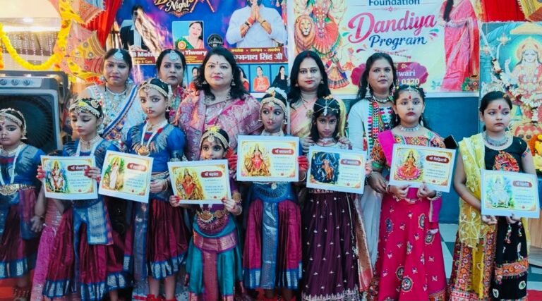 अजय सहयोग फाउंडेशन के डांडिया संग नवरात्रि उत्सव में उमड़ा जनसैलाब, माँ की आरती और कन्या पूजन से भक्तिमय हुआ माहौल