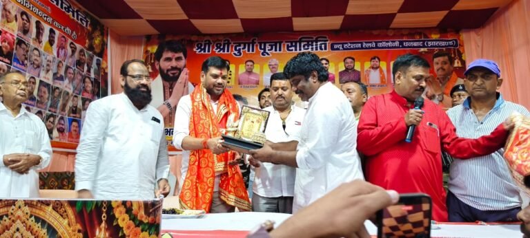हिंदू-मुस्लिम एकता की मिसाल पेश कर रही न्यू स्टेशन दुर्गा पूजा समिति : संजीव सिंह