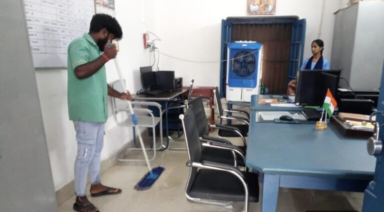 धनबाद रेल मंडल में विशेष अभियान 6.0 (SCDPM 6.0) के अवसर पर चला व्यापक स्वच्छता अभियान |