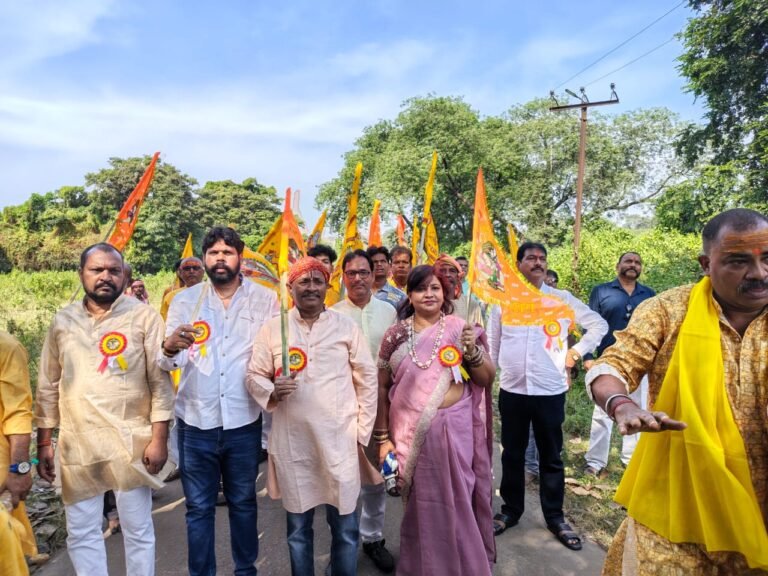 श्रीमद्भागवत कथा आयोजन में शामिल हुए दिलीप सिंह