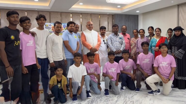 धनबाद के पूर्व महापौर चंद्रशेखर अग्रवाल ने राष्ट्रीय पिकलबॉल पदक विजेताओं को किया सम्मानित