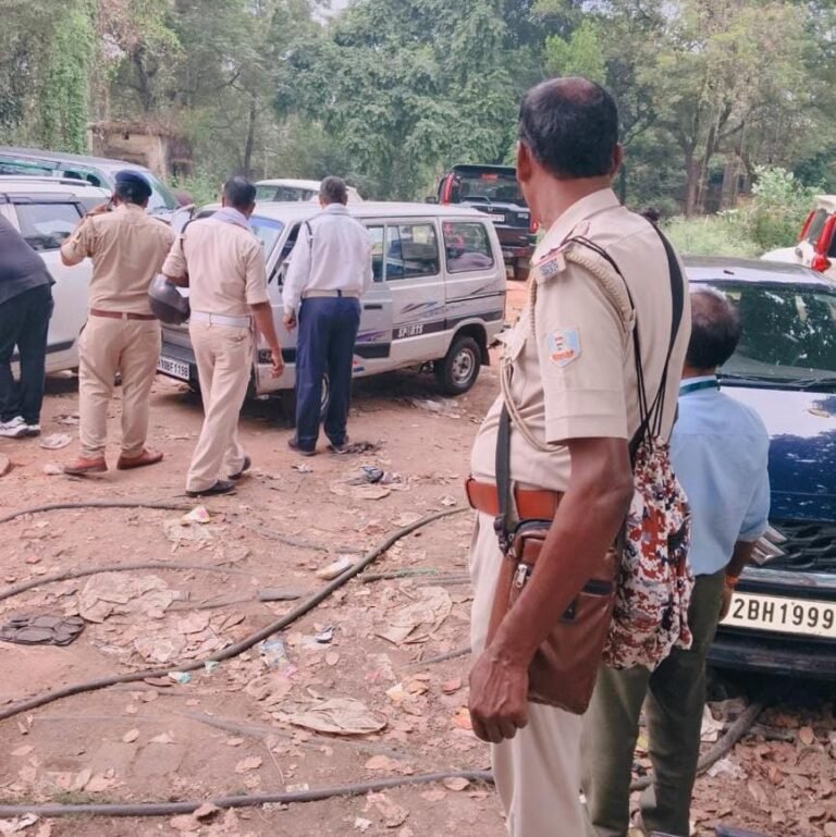 सदर अस्पताल परिसर व मुख्य मार्ग पर अवैध पार्किंग के विरुद्ध जिला प्रशासन की सख्त कार्रवाई